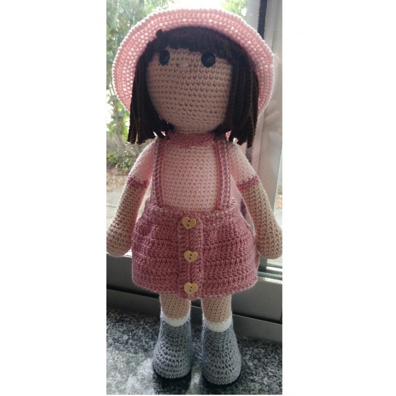 Muñeca amigurumi traje rosa