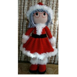 Amigurumi mama Noel doll