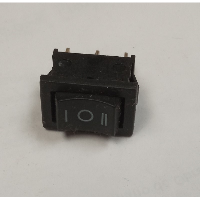 CONMUTADOR BASCULANTE EMPOTRAR 1C/3P UN. X 51511