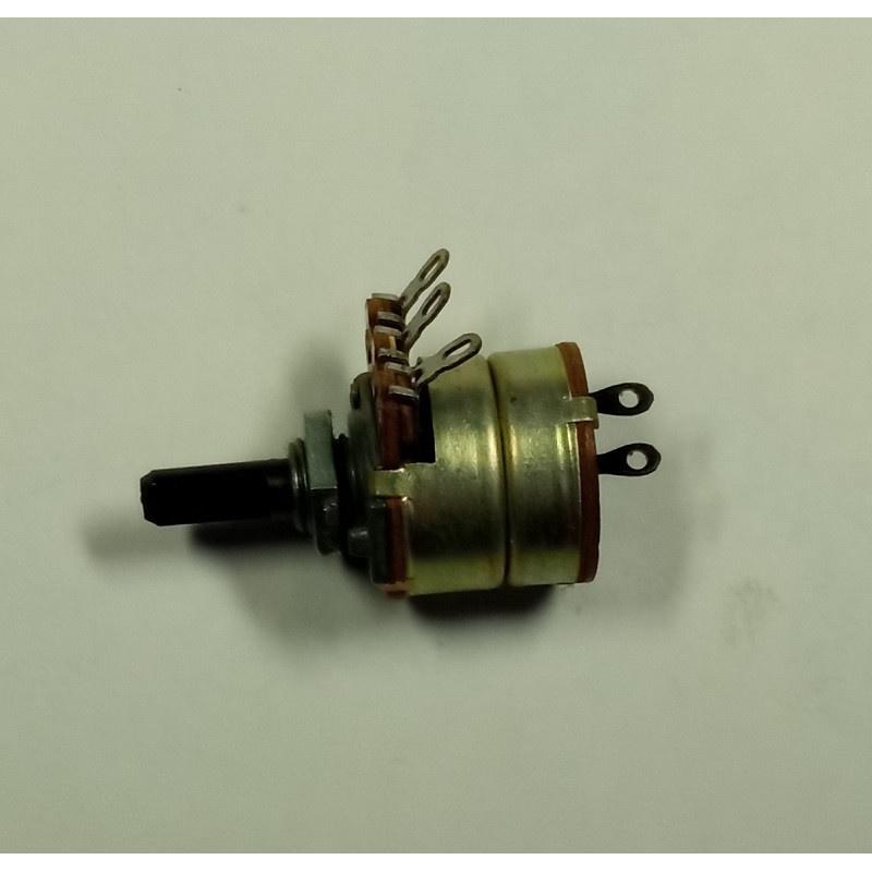 10K LOG POTENTIOMETER WITH AXIS 10X3.7mm SWITCH
