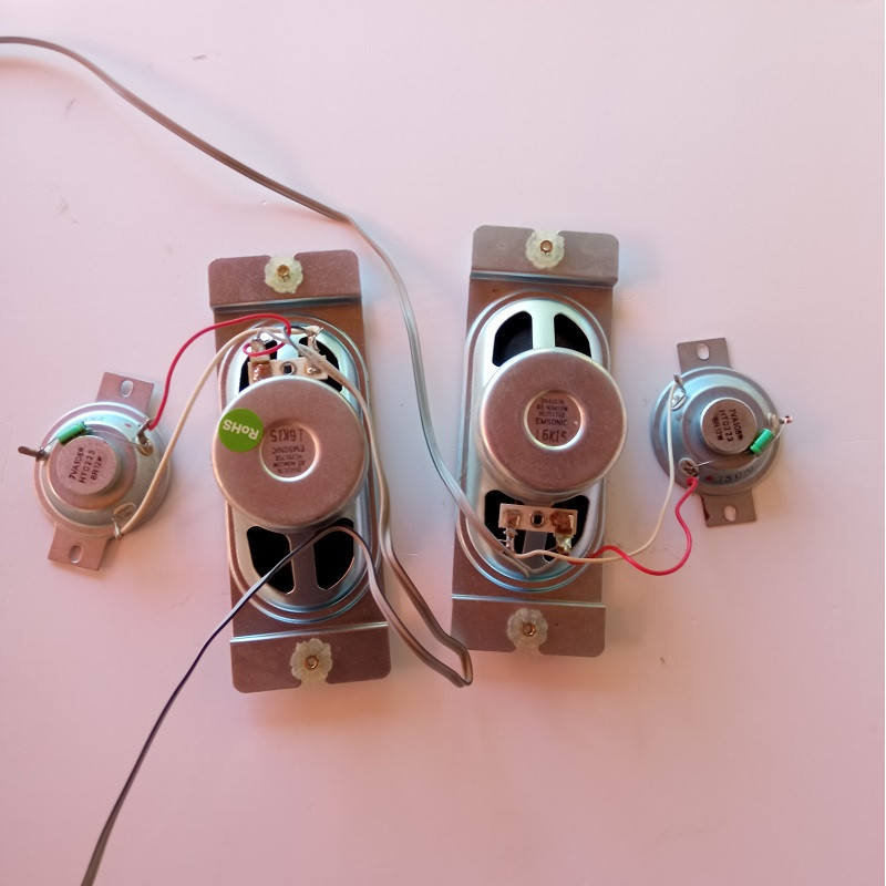 ZR4107R 7VA1088 KIT ALTAVOCES GRUNDIG