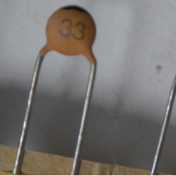 33pF CONDENSADOR CERAMICO